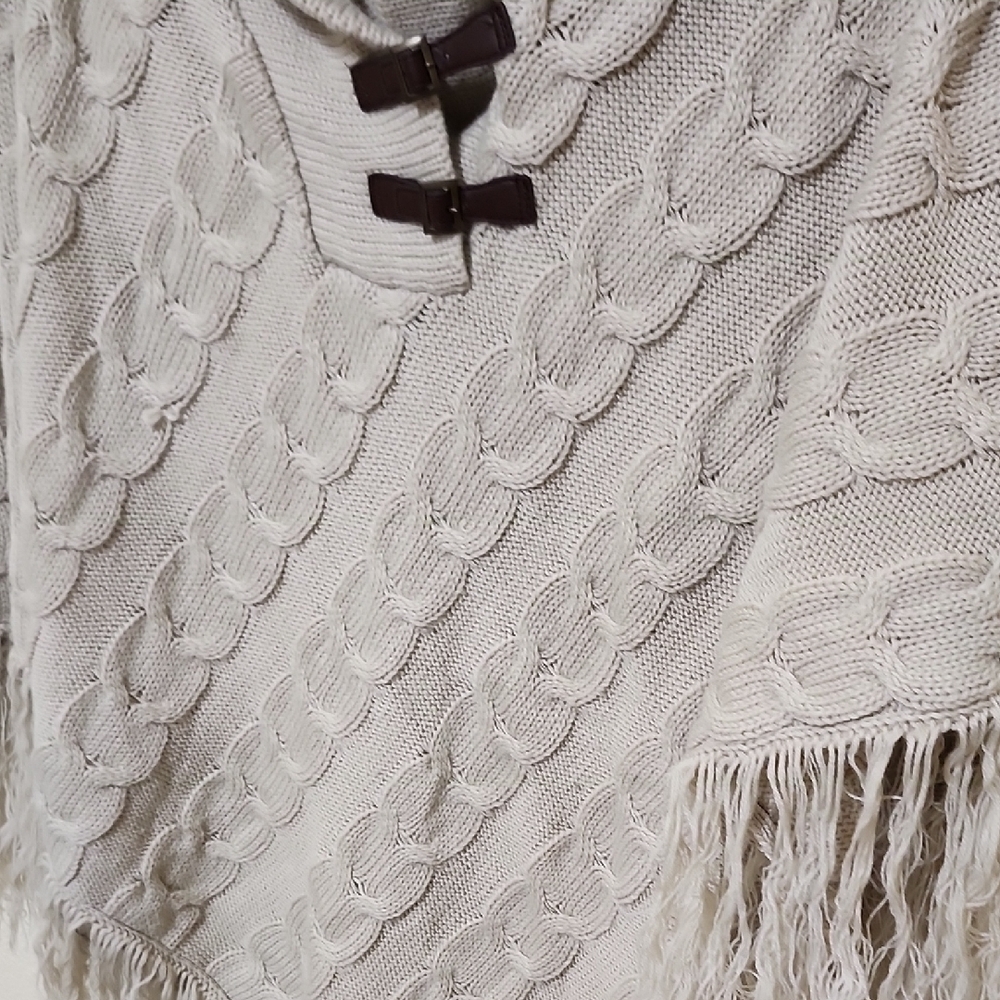 Carolyn Taylor Cream Poncho with Fringe - Picture 6 of 11